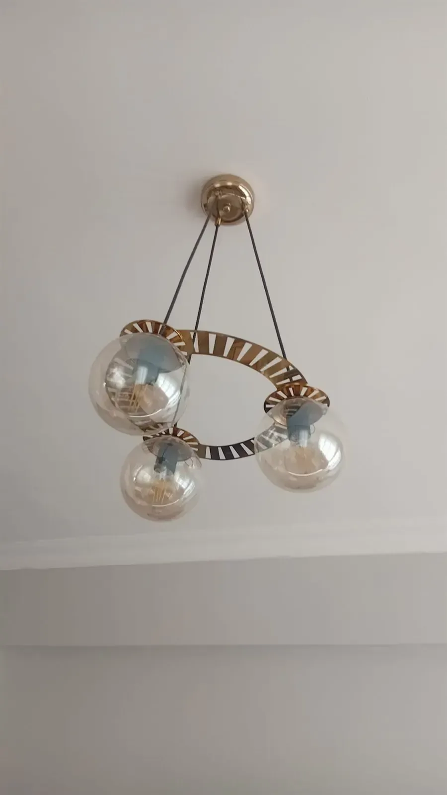 Tavan aydınlatması ve LED ampul uygulaması